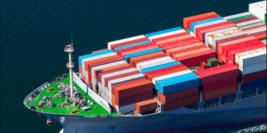 关税重锤下，，，，，，，集装箱海运航运业遭最严重的攻击