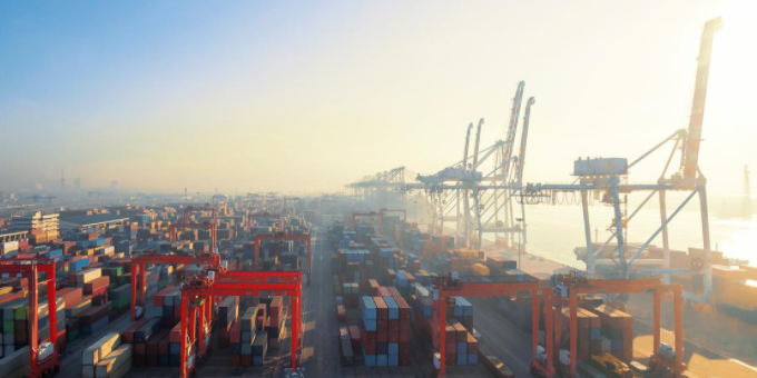 "稳外贸"多个口岸码头宣布重箱免费堆存，，，，，，，堆场近期也不得涨价