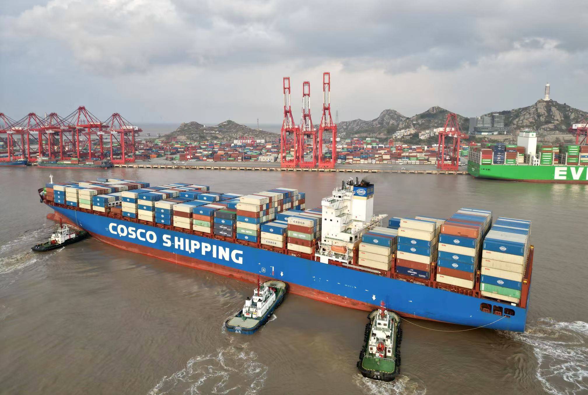 直航船与中转船：内贸海运，，，，，该选直达照旧中转？？？？？？