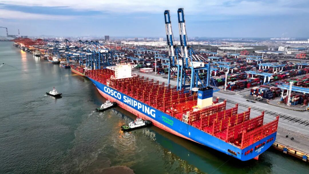 北部湾港乐成靠泊20万吨级巨轮，，，，，超大型船舶实现常态化通航！