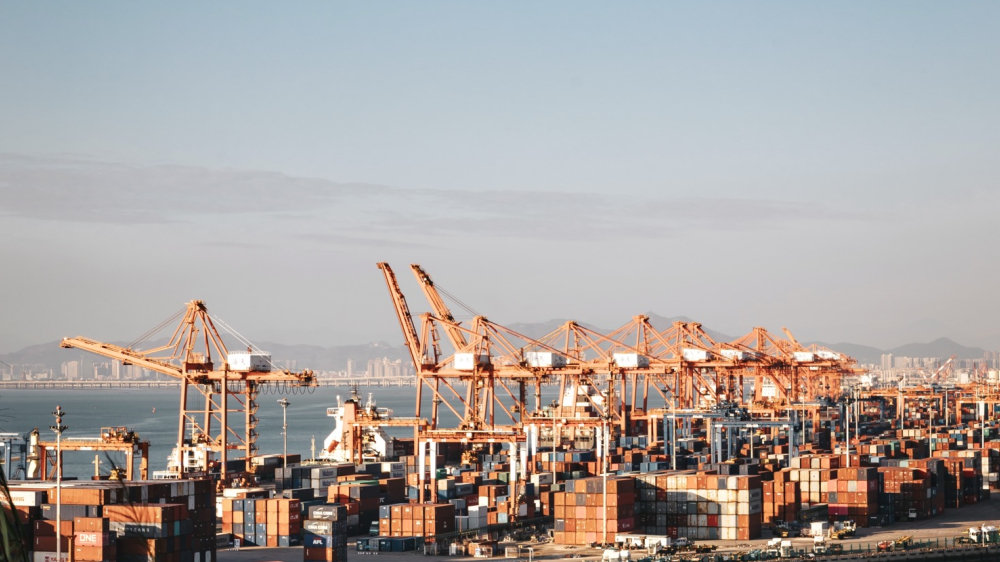 前三季度长江干线口岸货物吞吐量预计超30亿吨